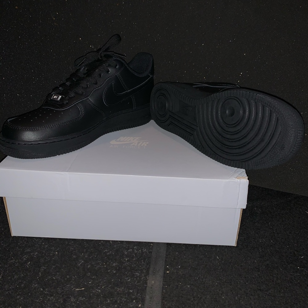 Nike Air Force 1 07 Low Men’s (SOLD)